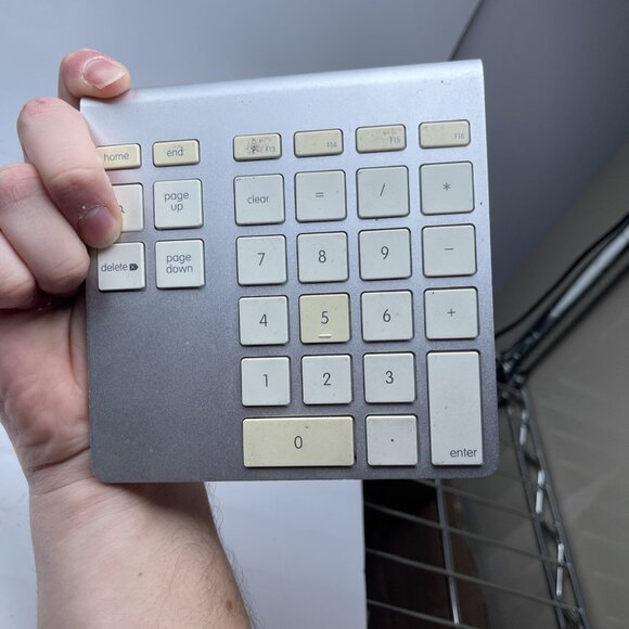 Belkin F8T067 Aluminum YourType Bluetooth Wireless Keypad for iMac Mac - Picture 7 of 8